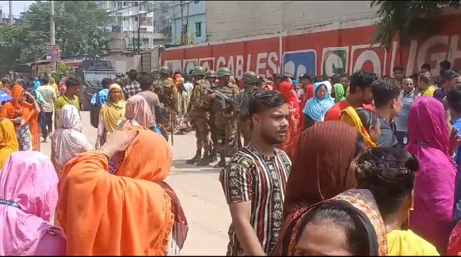 আশুলিয়ায় শ্রমিকদের মধ্যে সংঘর্ষ, নারী শ্রমিক নিহত